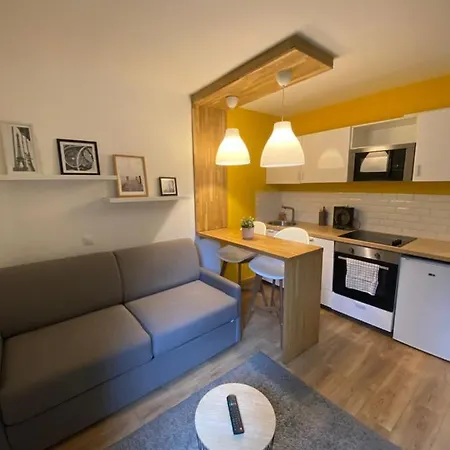 Centre Saint-gervais Jaune Moderne Proche Telecabine 2 Pers Saint-Gervais-les-Bains